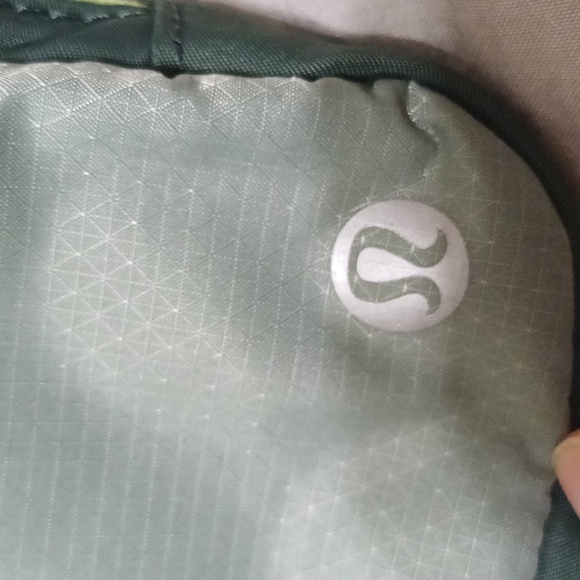 Lululemon Everywhere Belt Bag 1L LW9DOCS - Picture 3 of 8